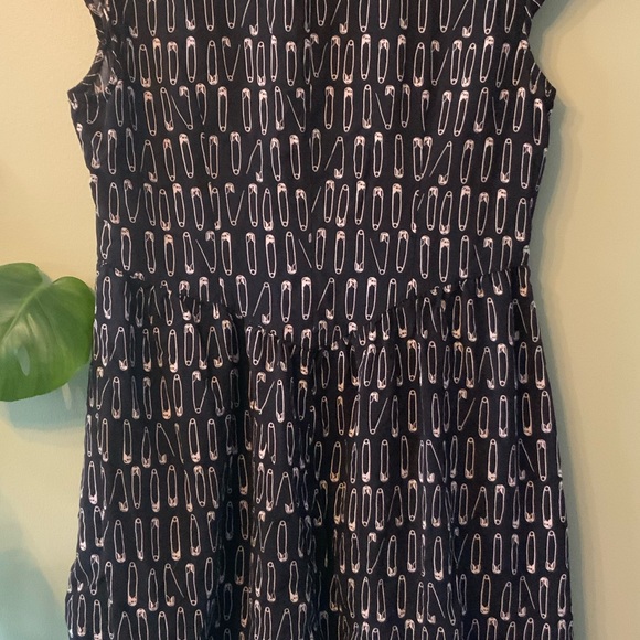 Safety Pin Button Down Dress - Picture 6 of 8